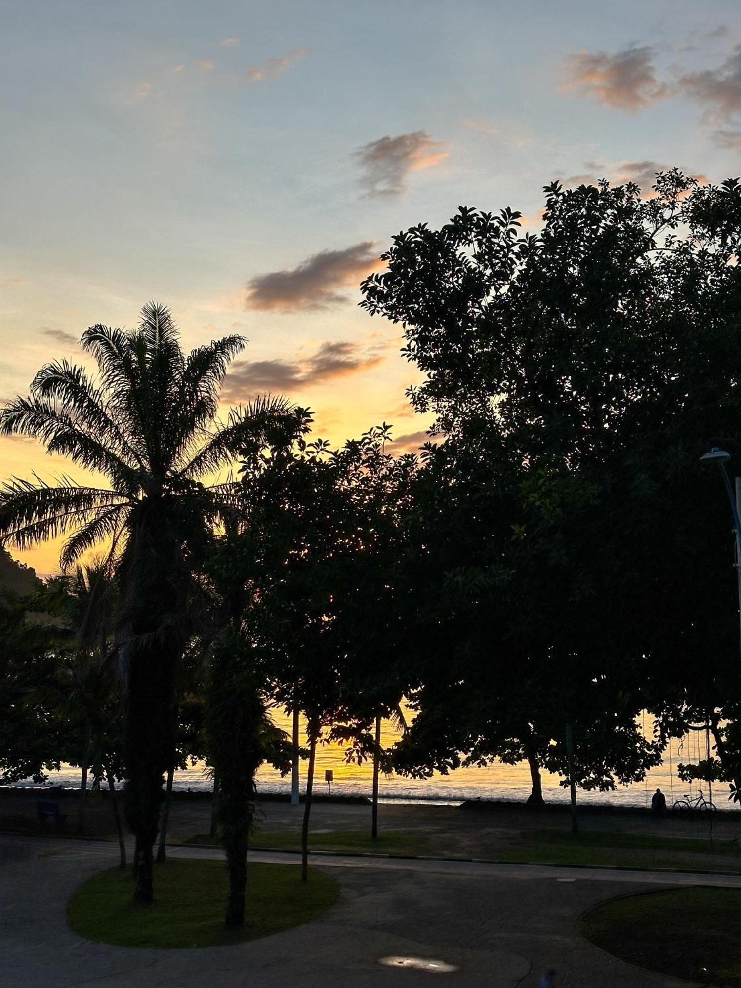 Apartamento Com Vista Pro Mar No Centro De Ubatuba - 2 Quartos E Cozinha Completa Exterior foto